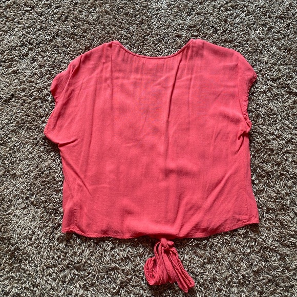 Red blouse - Picture 3 of 4